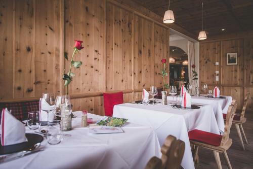 Hotel Famel�