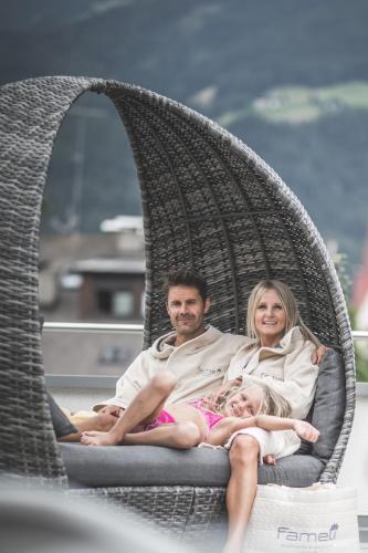 Hotel Famel�