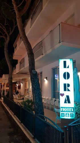 Hotel Lora