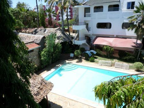 Hotel Pinebreeze Holiday Resort