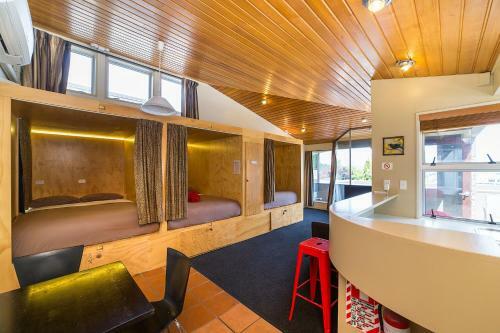 Sir Cedrics Tahuna Pod Hostel