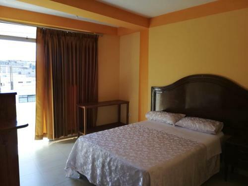 Hotel Hostal Vicu�a