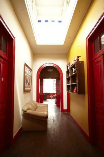 Flying Dog Hostels - Backpackers