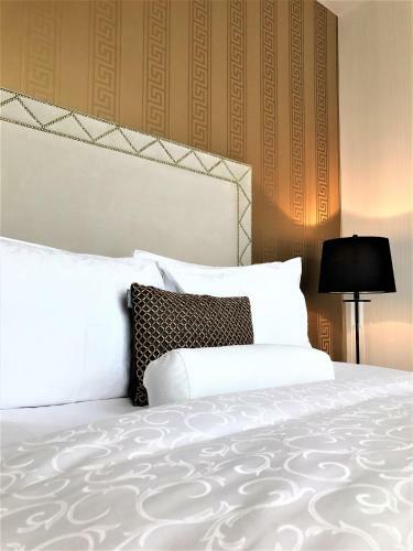 Luxury Apartments Mondrian Old Town