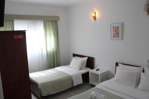 Hostal Residencial Tropic�lia Al