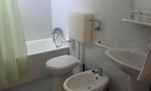 Hostal Residencial Tropic�lia Al