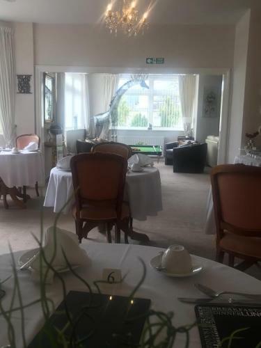 Hostal The Southbourne Villa