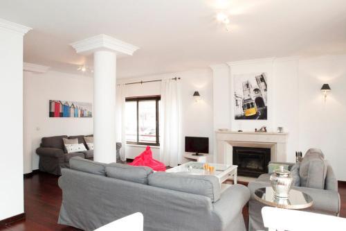 Cascais Guia?s Gorgeous & Spacious Apartment