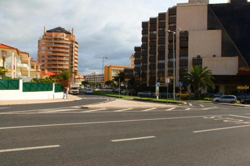 Cascais Guia?s Gorgeous & Spacious Apartment