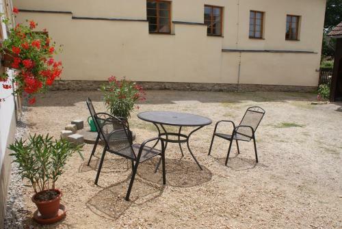 U Kolob??ky Apartment