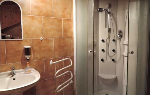 Three-bedroom Holiday Home In Josefuv Dul