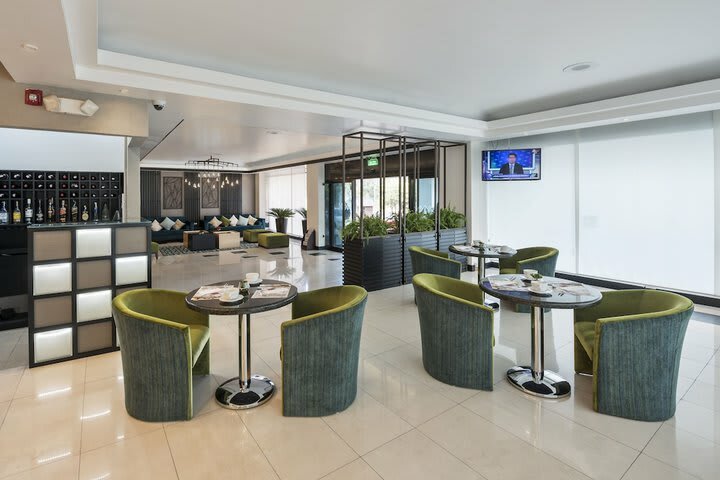 Hotel Howard Johnson La Carolina- Quito