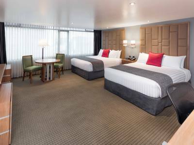 Hotel Howard Johnson La Carolina- Quito