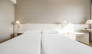 Hotel Ilunion Valencia 3