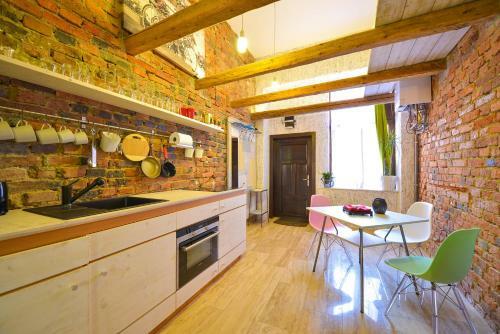 Michael Weiss Apartment