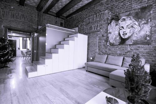 Michael Weiss Apartment