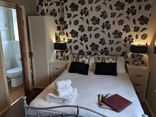 The New Guilderoy Hotel