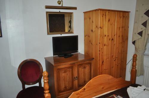 The New Guilderoy Hotel