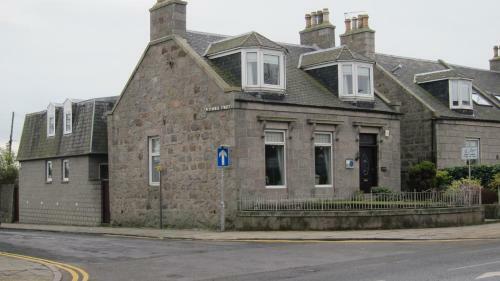 Hostal The Jays Guest House