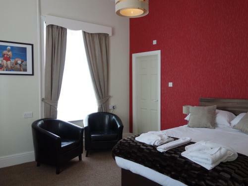Hostal Bay Court