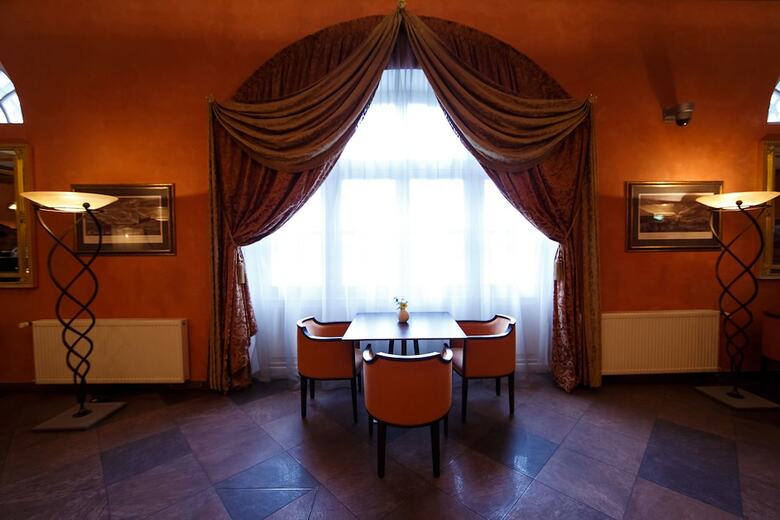 Petroff Palace Hotel