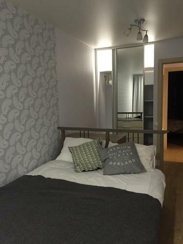 Metro Krasny Prospekt Apartment