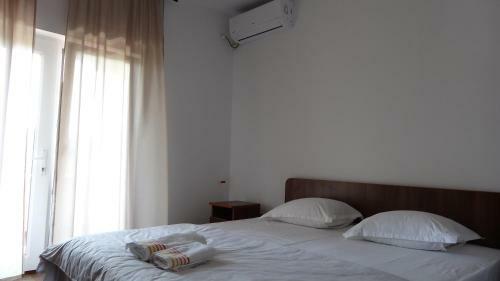 Hostal Vila Calypso Costinesti