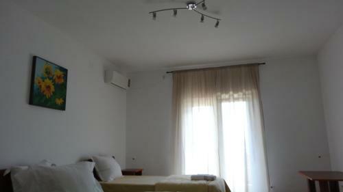 Hostal Vila Calypso Costinesti