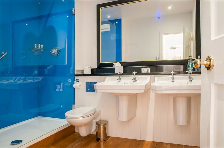 Dunraven Arms Hotel