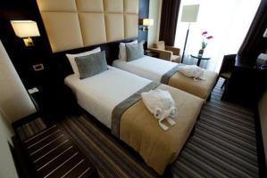Dnister Premier Hotel