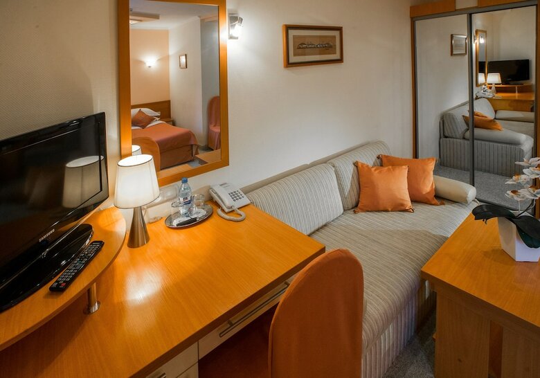 Eney Hotel