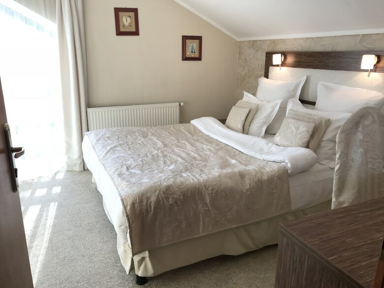 Eney Hotel