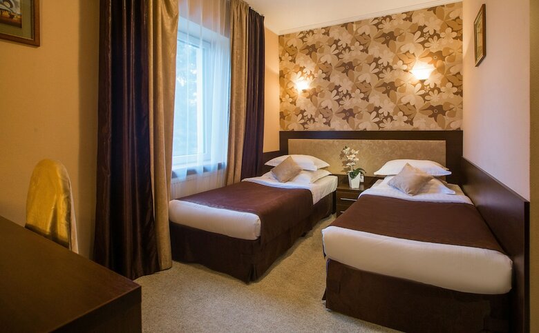 Eney Hotel