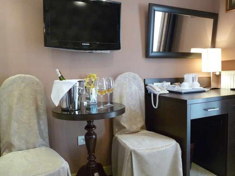 Eney Hotel