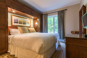 Chateau Beauvallon Hotel