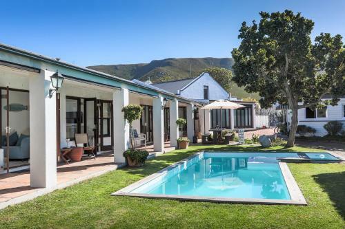 Hostal Sixteen Guest Lodge On Main