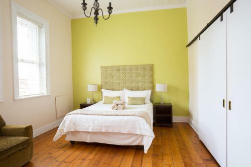 Bed & Breakfast Six On Scott Guesthouse