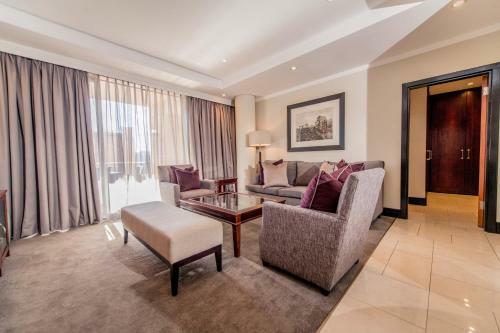 Hotel Raphael Suites