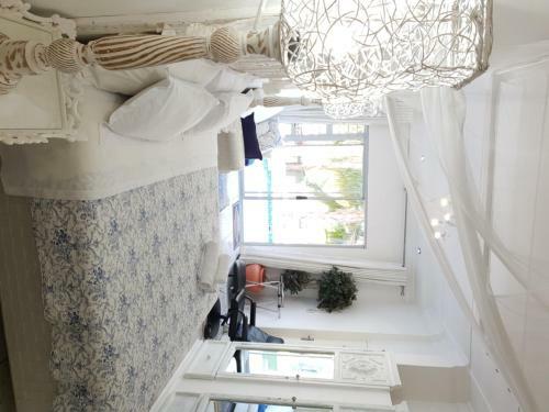 Hostal @belurana River Manor