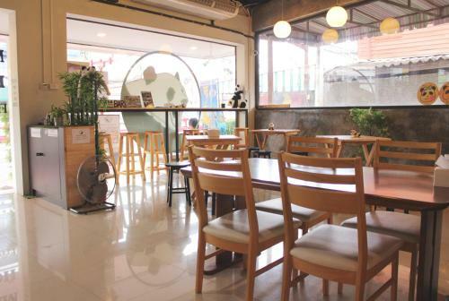 Mad Panda Hostel