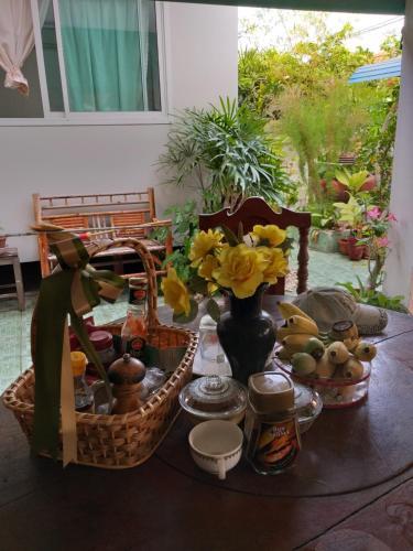 Hostal Srikrung Guesthouse