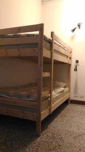 4+57 Hostel