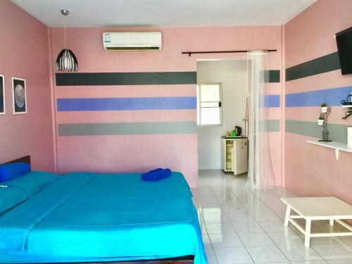 Hostal Insook Ko Larn Resort