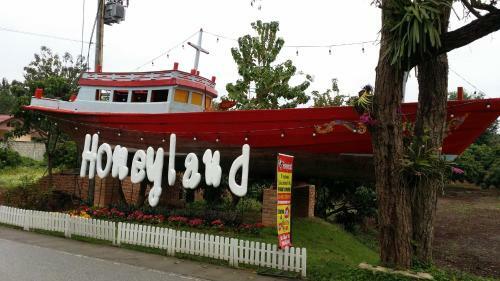 Hostal Honey Land