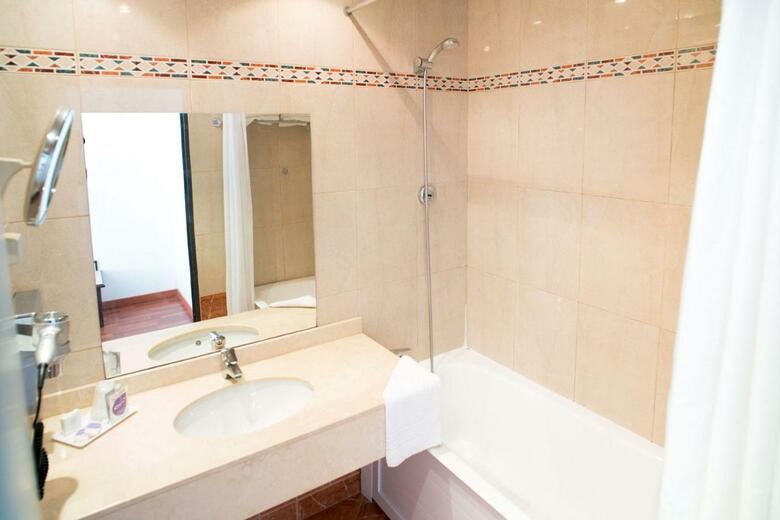 Ariane Hotel