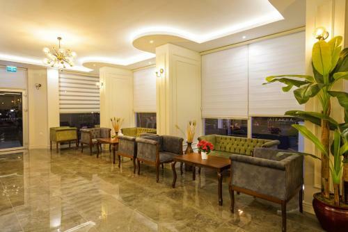 Aurasia City Hotel