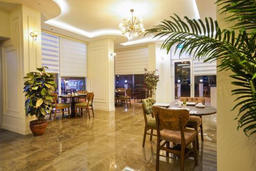 Aurasia City Hotel