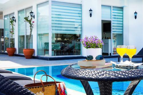 Aurasia City Hotel