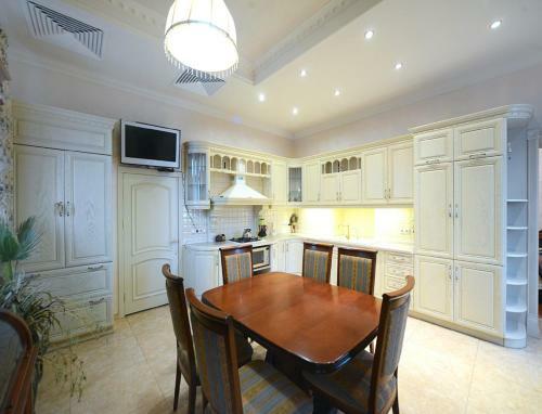 Apartamento Vip Penthouse On Lva Tolstogo