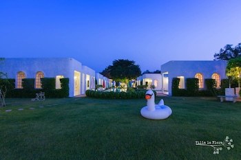 Hotel Villa La Flora Kanchanaburi